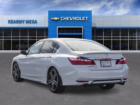 Used 2016 Honda Accord Sport image 4