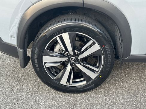 Certified 2022 Nissan Rogue Platinum w/ Head-Up Display Package image 17