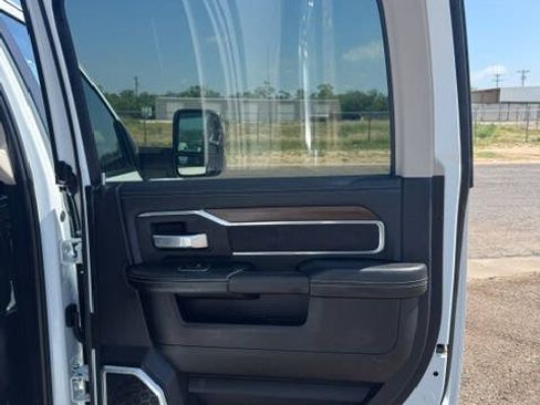 Used 2023 RAM 2500 Laramie AWD/4WD image 18