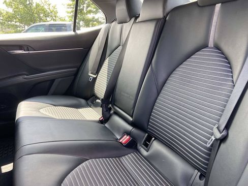 Used 2021 Toyota Camry SE FWD image 12