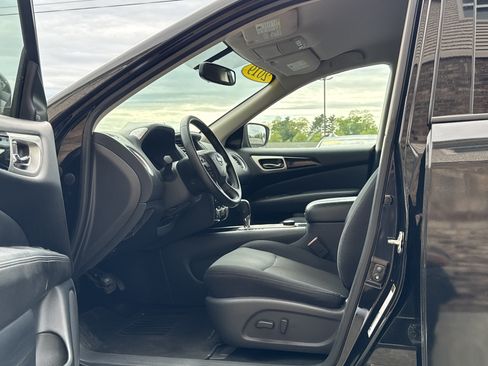 Used 2019 Nissan Pathfinder SV w/ Cargo Package AWD/4WD image 9