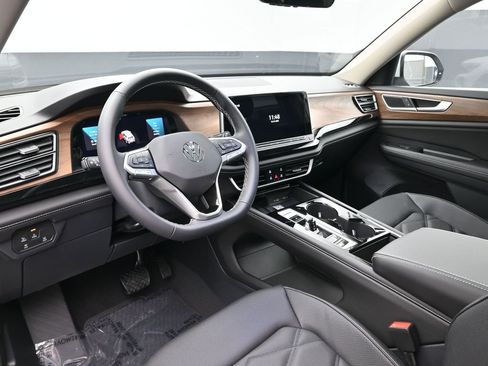 New 2026 Volkswagen Atlas SE image 7