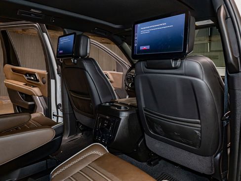 Used 2025 GMC Yukon Denali Ultimate image 24