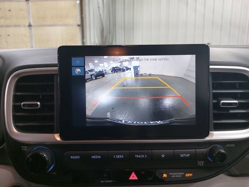 Certified 2024 Hyundai Venue SEL FWD image 23