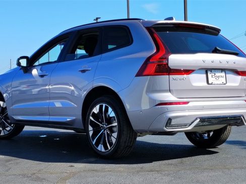 New 2026 Volvo XC60 B5 Plus w/ Climate Package image 4