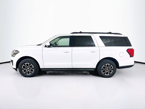 Used 2024 Ford Expedition Max XLT image 4