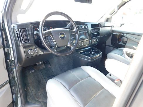 Used 2018 Chevrolet Express 2500 w/ Enhanced Convenience Package RWD image 44