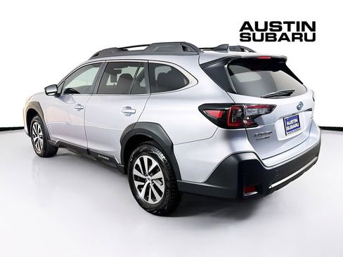 Certified 2025 Subaru Outback Premium image 5
