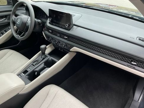 Used 2025 Honda Accord SE image 16