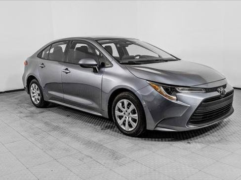Used 2025 Toyota Corolla LE image 11