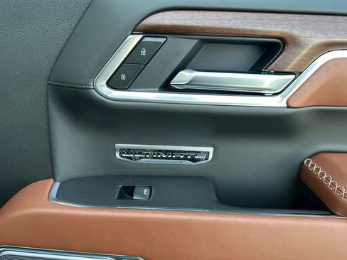 Used 2025 GMC Sierra 1500 Denali Ultimate image 18