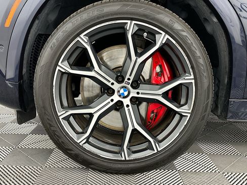 Used 2022 BMW X6 M50i AWD/4WD image 34