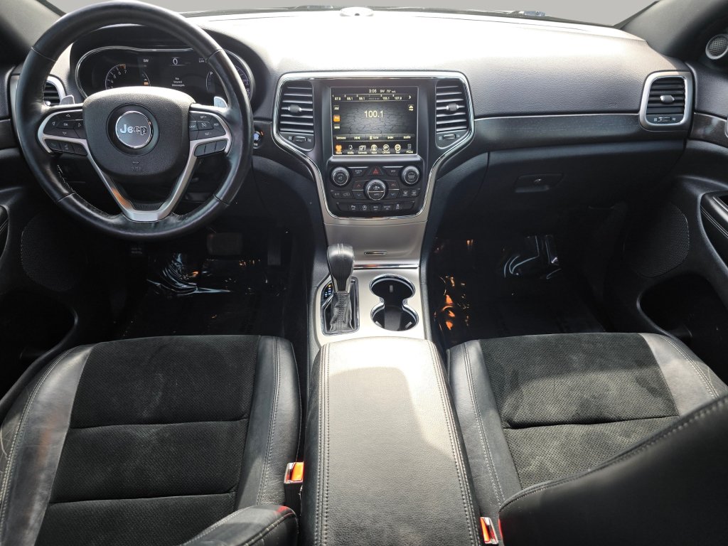 Used 2017 Jeep Grand Cherokee Altitude AWD/4WD image 2
