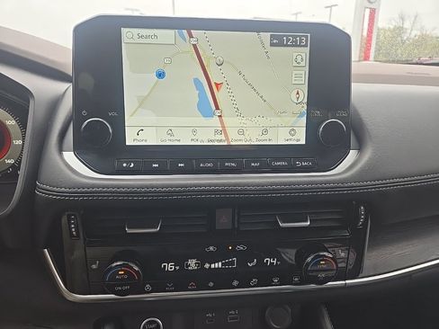 Used 2023 Nissan Rogue Platinum w/ Platinum Premium Package image 18