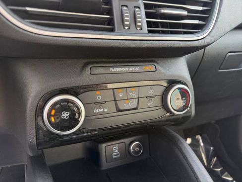 Used 2021 Ford Escape S image 18