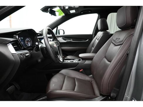 Certified 2024 Cadillac XT6 Premium Luxury w/ Technology Package AWD/4WD image 41