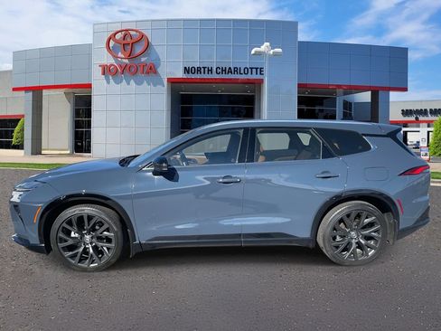 Used 2025 Toyota Crown Signia image 7