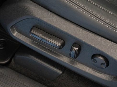 Used 2024 Honda Pilot Touring image 6
