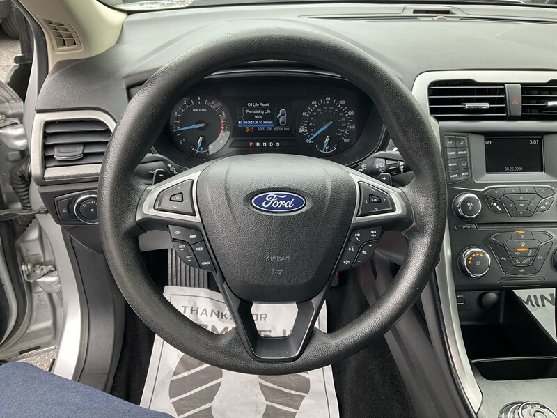 Used 2018 Ford Fusion SE FWD image 23