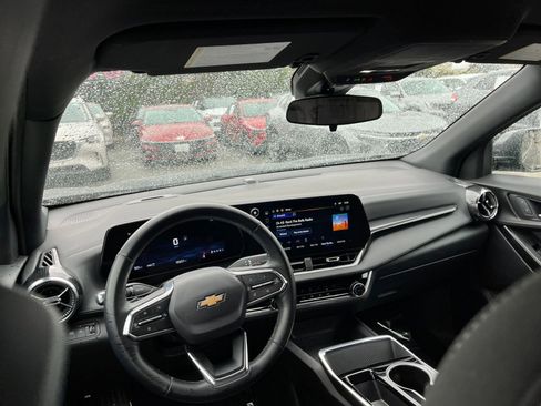 Used 2025 Chevrolet Equinox LT image 33