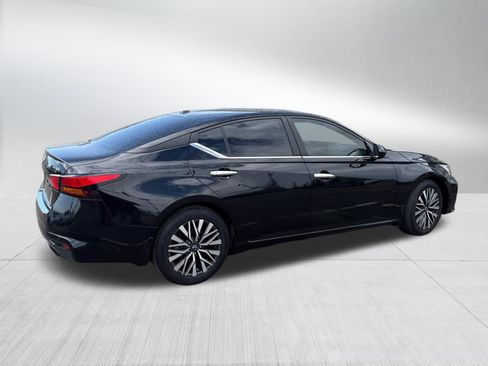 Used 2023 Nissan Altima 2.5 SV w/ SV Premium Package FWD image 6