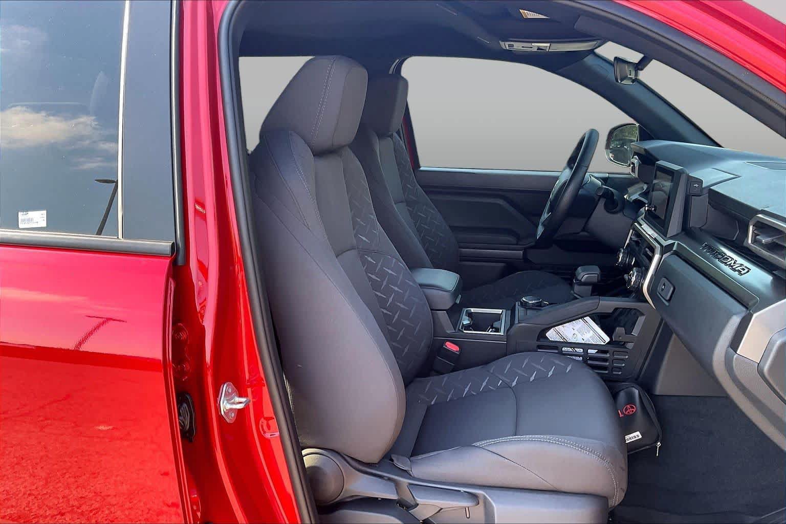 Used 2026 Toyota Tacoma SR5 AWD/4WD image 9
