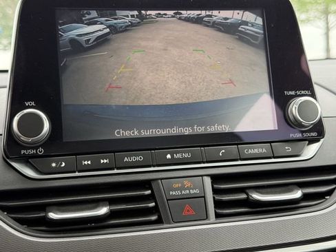 Used 2024 Nissan Altima 2.5 SR image 18