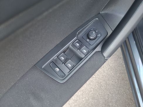 Used 2020 Volkswagen Tiguan S AWD/4WD image 13