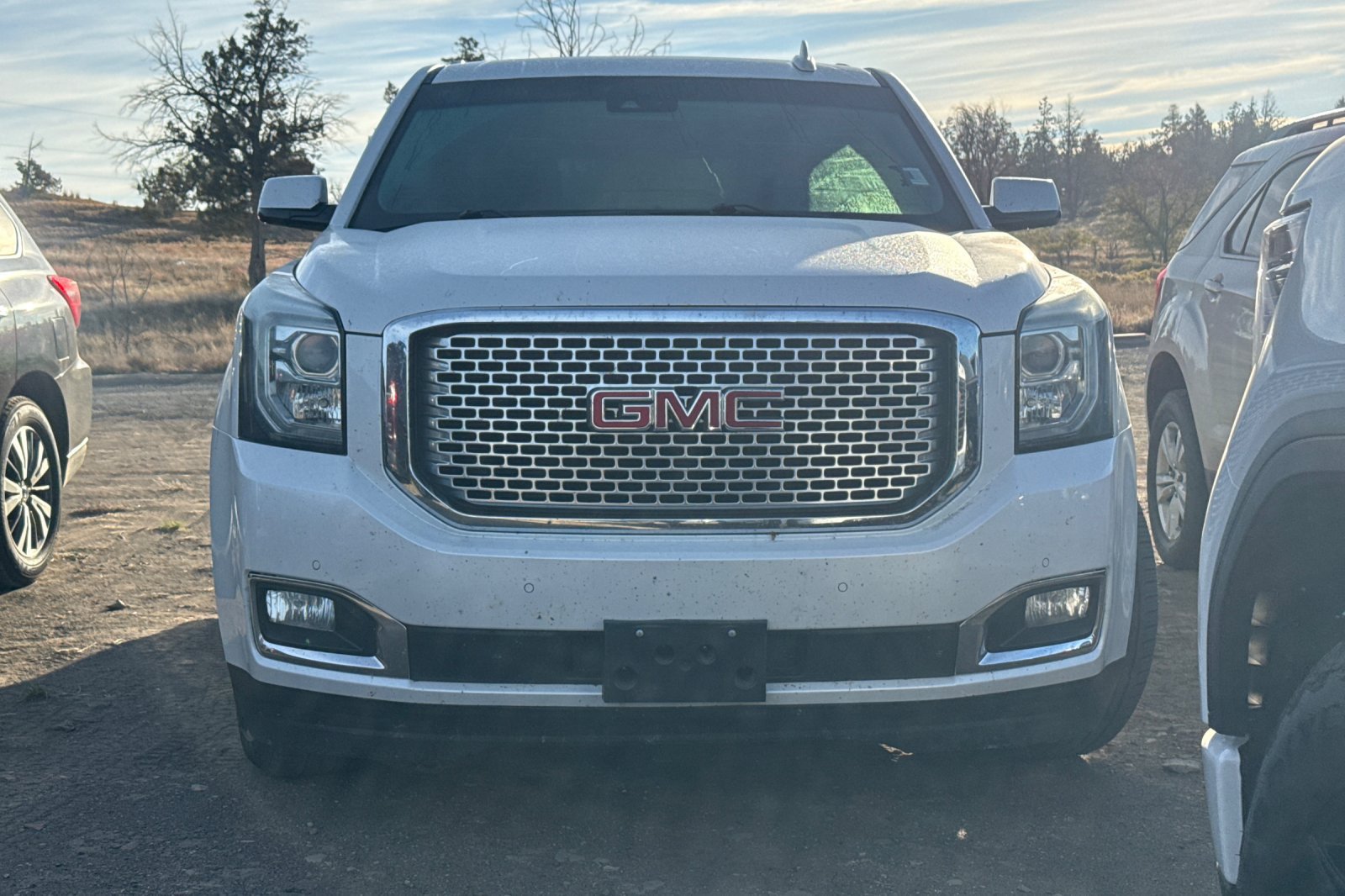 Used 2017 GMC Yukon Denali w/ Open Road Package AWD/4WD image 2
