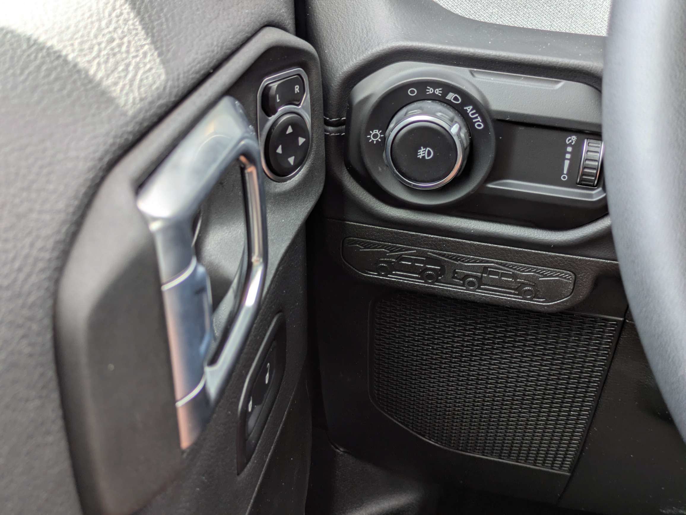 Used 2026 Jeep Wrangler Unlimited Sahara AWD/4WD image 34