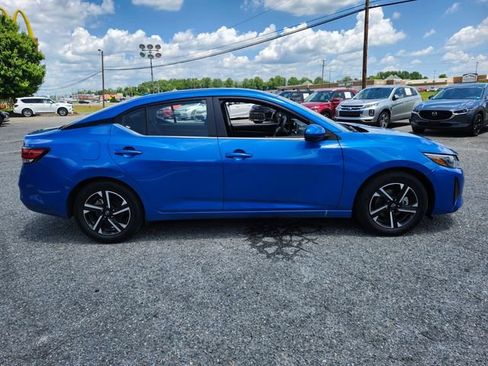 Used 2025 Nissan Sentra SV FWD image 9