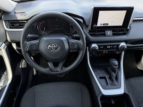 Used 2025 Toyota RAV4 XLE FWD image 12