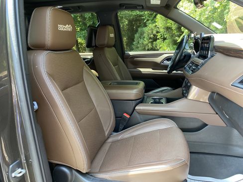 Used 2021 Chevrolet Tahoe High Country AWD/4WD image 38