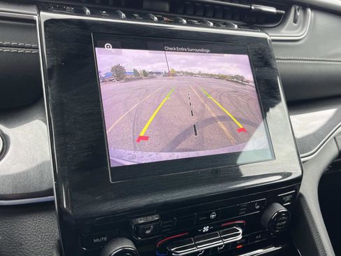 Used 2023 Jeep Grand Cherokee Altitude image 36