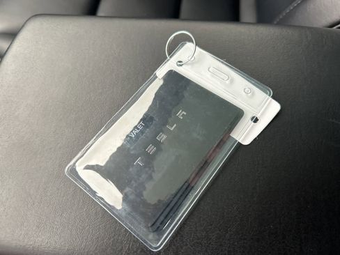 Used 2018 Tesla Model 3 Long Range image 34