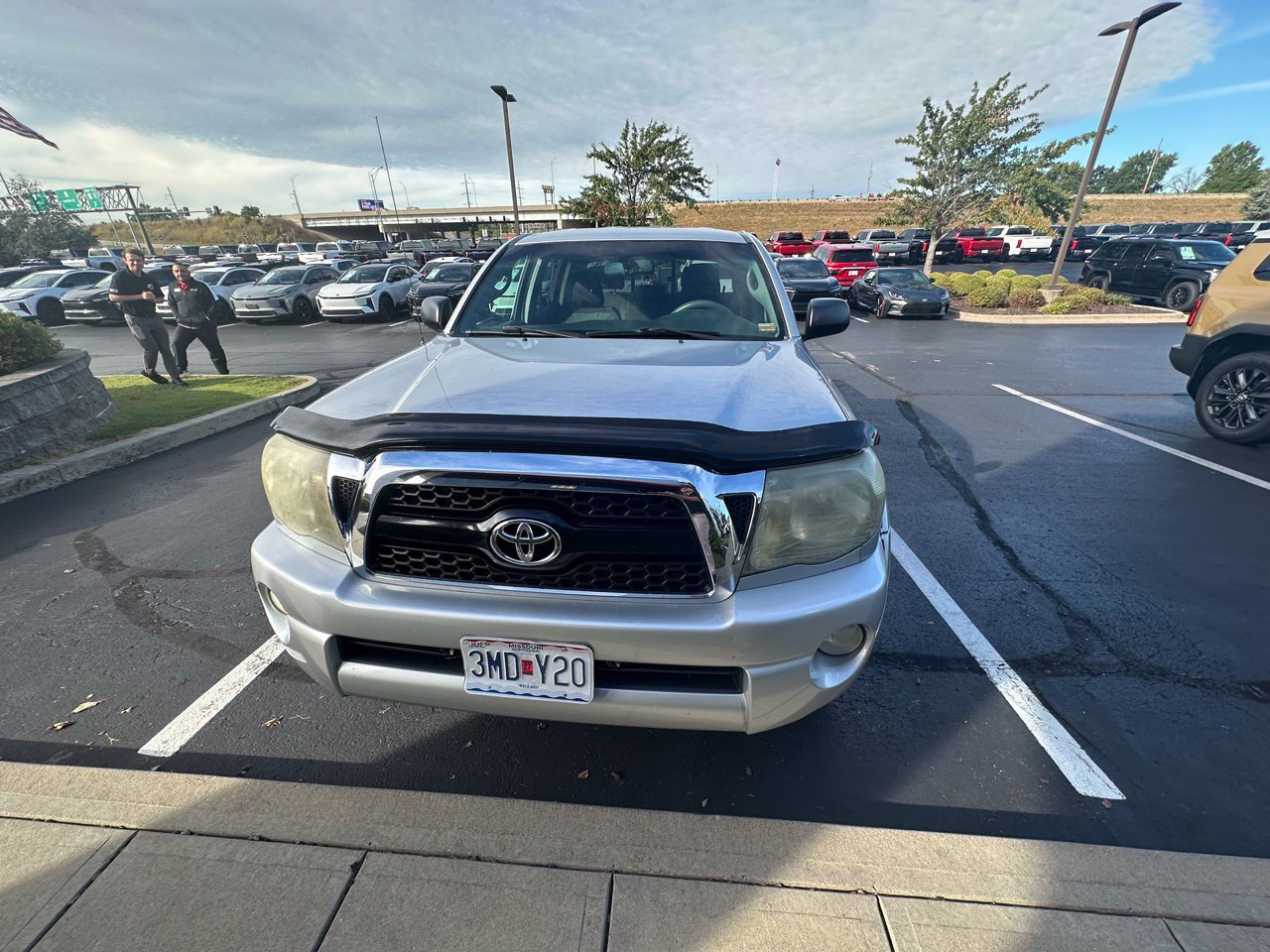 Used 2011 Toyota Tacoma 4x4 Double Cab w/ TRD Off-Road Pkg image 2