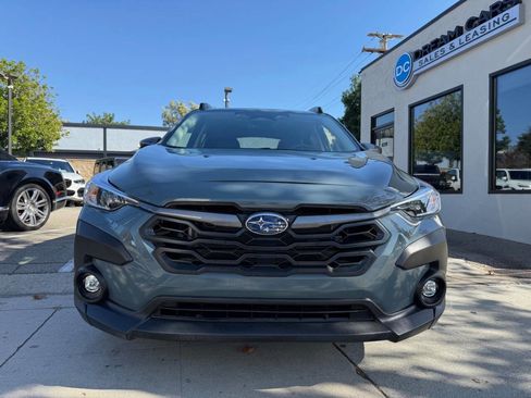 Used 2024 Subaru Crosstrek 2.0i Premium image 3