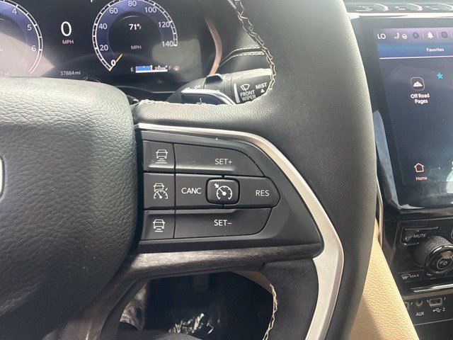 Used 2024 Jeep Grand Cherokee Limited AWD/4WD image 25