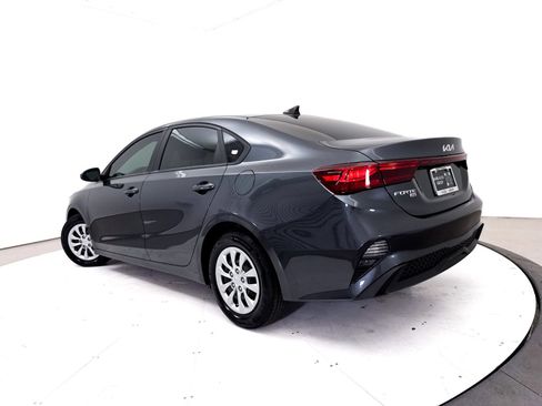 Used 2022 Kia Forte Sedan FWD image 2