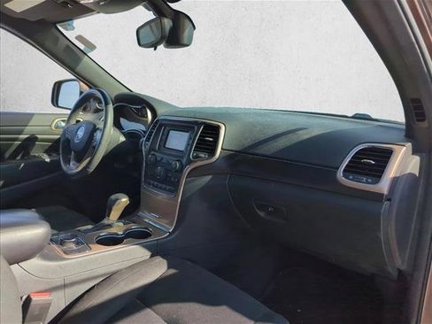 Used 2017 Jeep Grand Cherokee Laredo w/ Quick Order Package 23E image 29