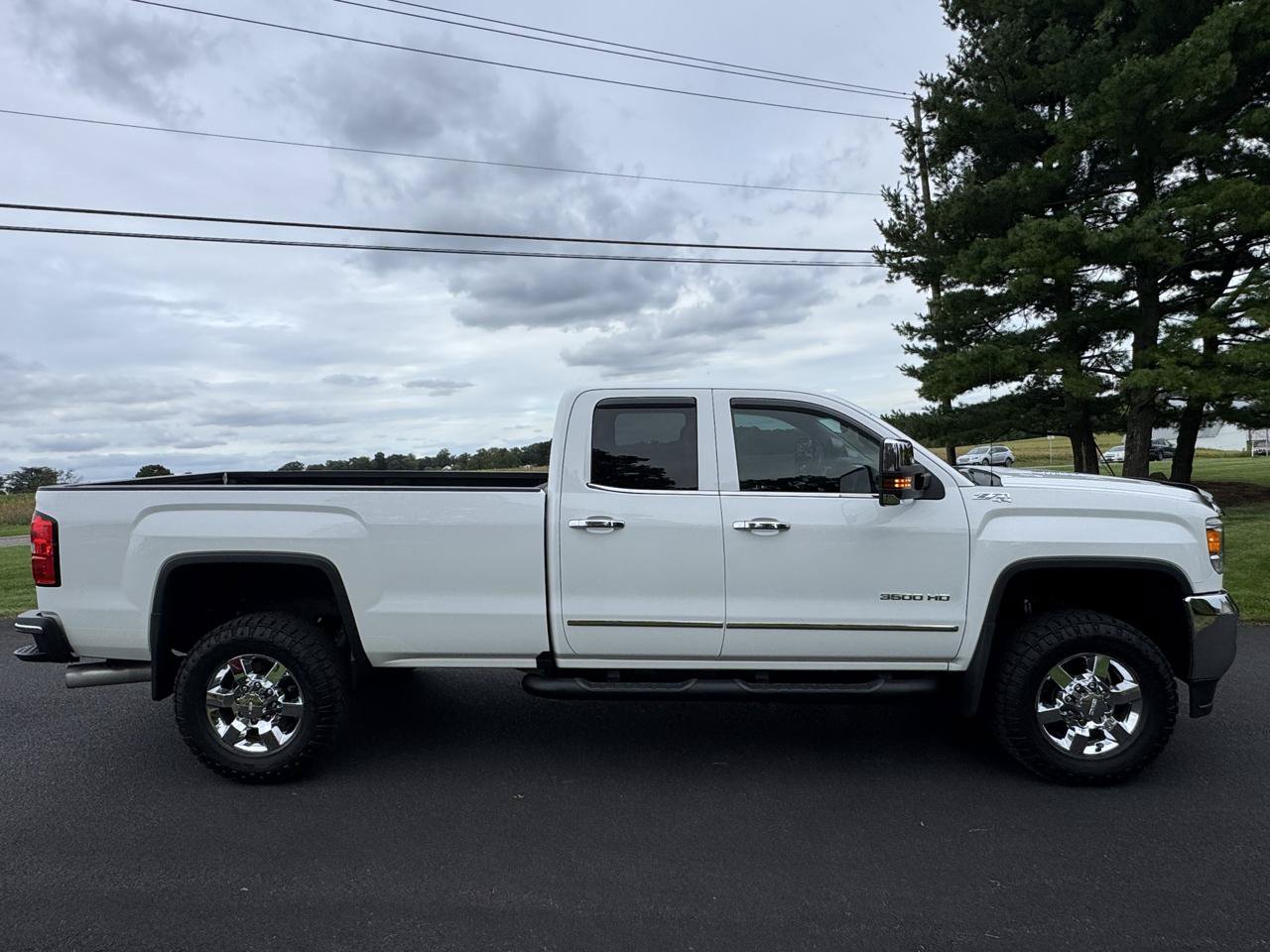 Used 2016 GMC Sierra 3500 SLT w/ Suspension Package, Off-Road AWD/4WD image 7