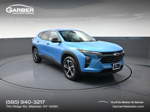 Used 2025 Chevrolet Trax RS image 1