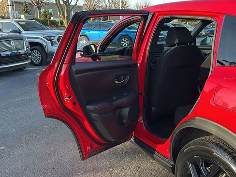 Used 2023 Honda HR-V Sport image 28