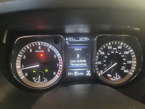 Used 2018 Nissan Titan PRO-4X image 23