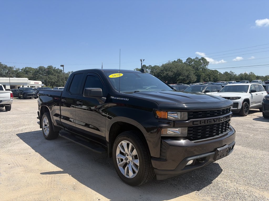 Used 2020 Chevrolet Silverado 1500 Custom w/ Custom Value Package AWD/4WD image 8