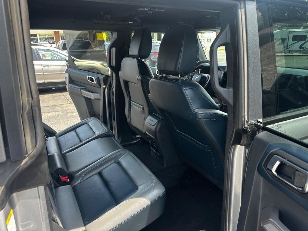 Used 2023 Ford Bronco Outer Banks AWD/4WD image 12