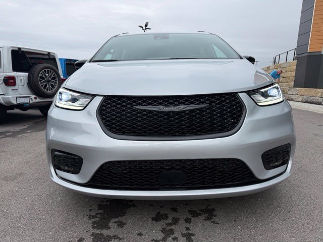 Used 2026 Chrysler Pacifica Select w/ S Appearance Package FWD image 9