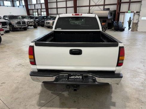 Used 2006 GMC Sierra 2500 SLE w/ Onstar Plus Package AWD/4WD image 10