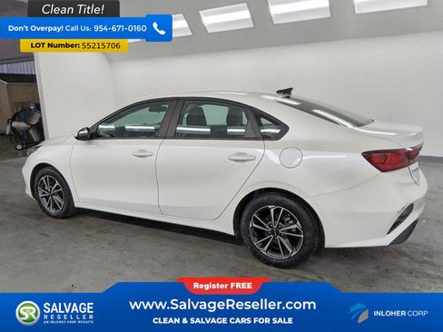 Used 2022 Kia Forte LXS FWD image 3