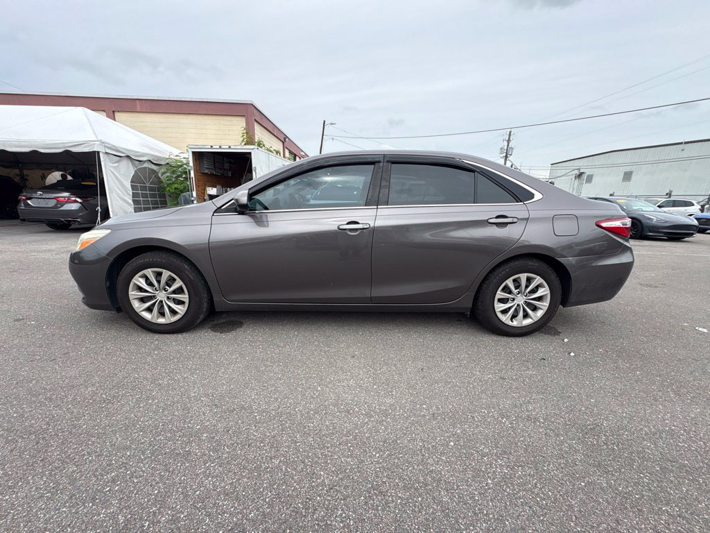 Used 2015 Toyota Camry LE w/ Moonroof Package FWD image 6
